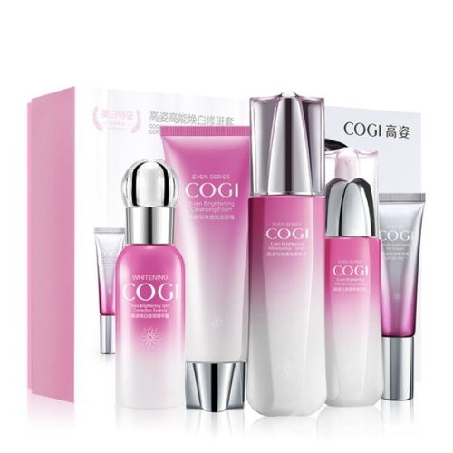 女性最愛的美妝品牌 精妝聯(lián)華化妝品帶來(lái)煥然一新的驚喜體驗(yàn)